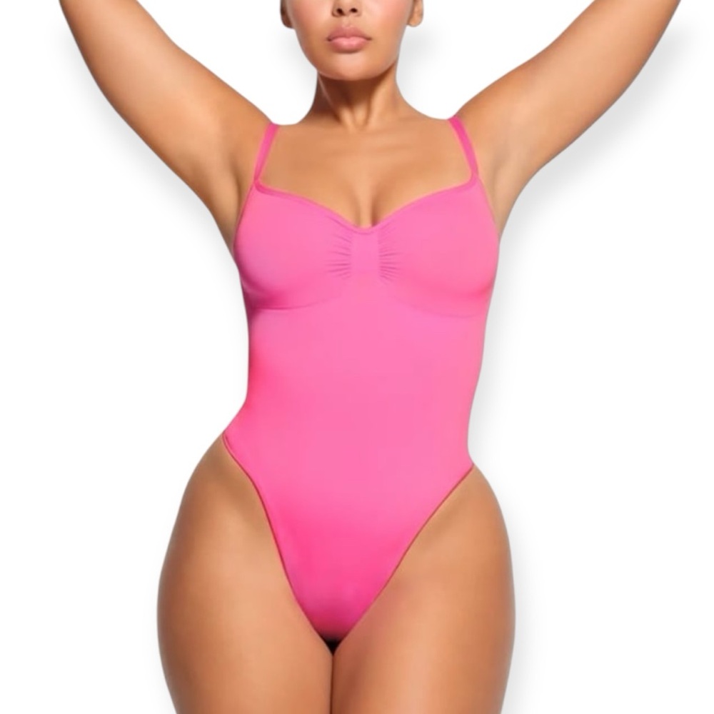 SOLD NWOT Skims Seamless Sculpt Bodysuit- Limited Edition Pink- Size XS
